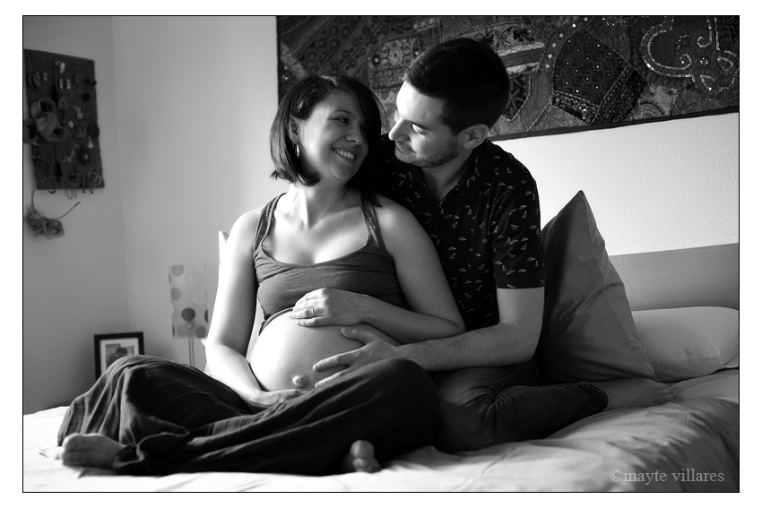 Sesión de fotos de embarazo en casa  Mayte Villares Fotografía