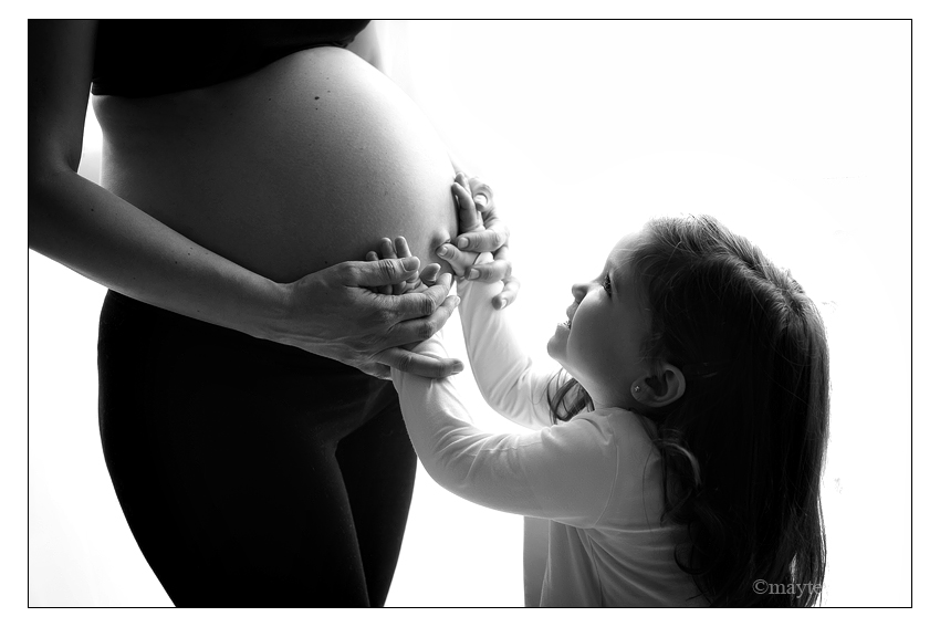 Sesión de fotos de embarazo en casa  Mayte Villares Fotografía